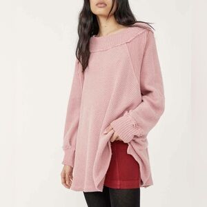 Free People She’s a Keeper Vented-Hem‎ Slouchy Tunic Sweater Pink NWT Size XS